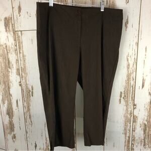 Rosy Bay, Stretch Capris, Size 2XL.  In excellent condition!